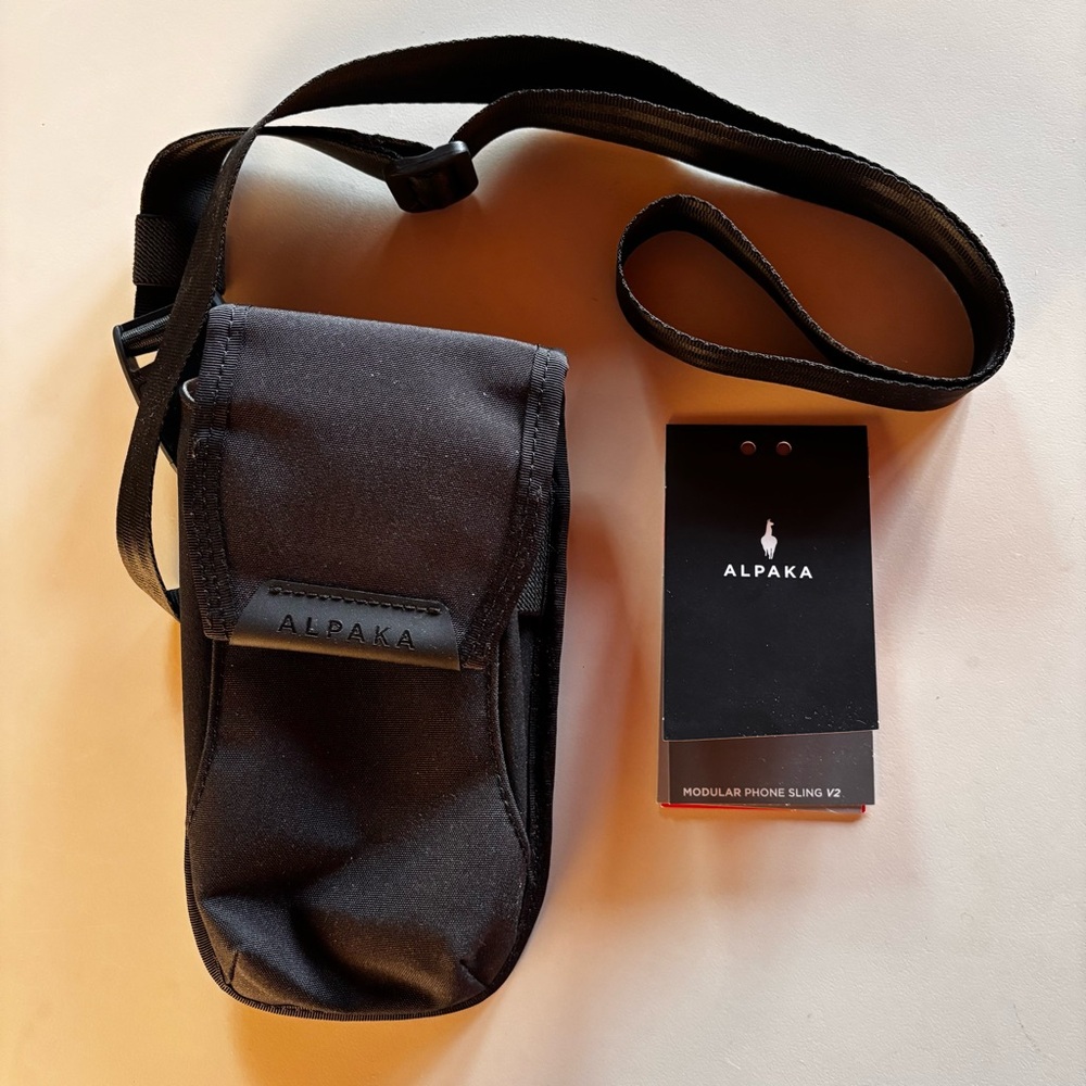 Alpaka Black Modular Phone Sling V2